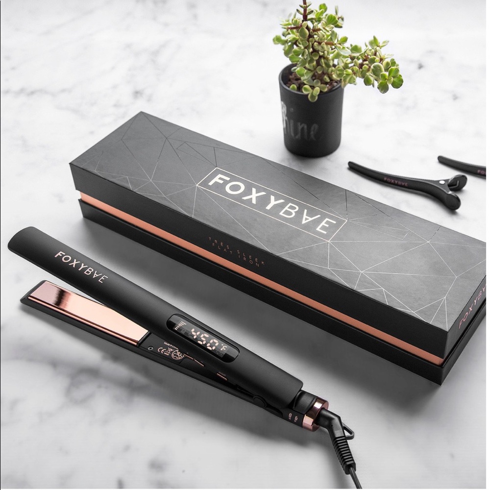 Foxy Bae Hair Straightener